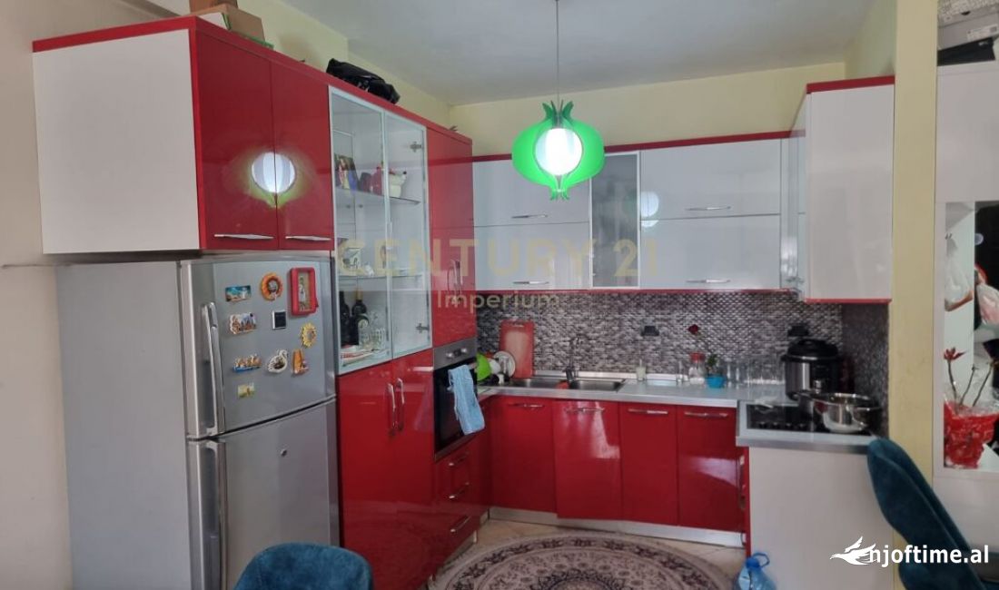 Shtepi ne shitje Apartament ne Tirane, 1+1, Mobilimi E mobiluar, Pagesa 98,300  Euro.