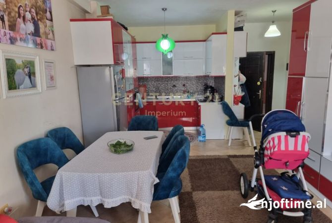Shtepi ne shitje Apartament ne Tirane, 1+1, Mobilimi E mobiluar, Pagesa 98,300  Euro.