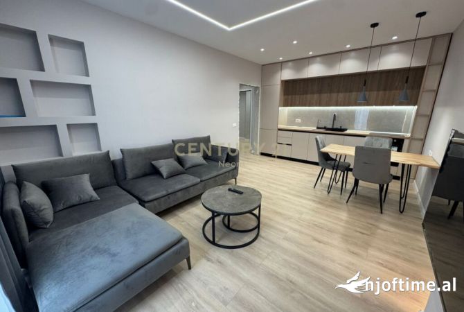 Shtepi ne shitje Apartament ne Tirane, 2+1, Mobilimi E mobiluar, Pagesa 165,000  Euro.