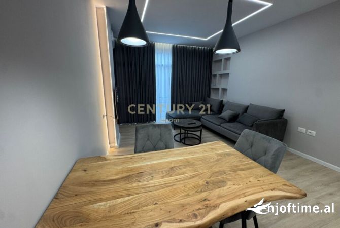 Shtepi ne shitje Apartament ne Tirane, 2+1, Mobilimi E mobiluar, Pagesa 165,000  Euro.