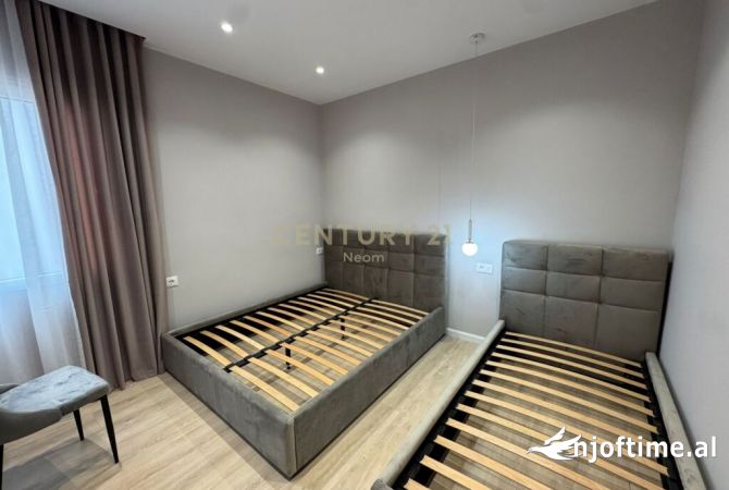 Shtepi ne shitje Apartament ne Tirane, 2+1, Mobilimi E mobiluar, Pagesa 165,000  Euro.