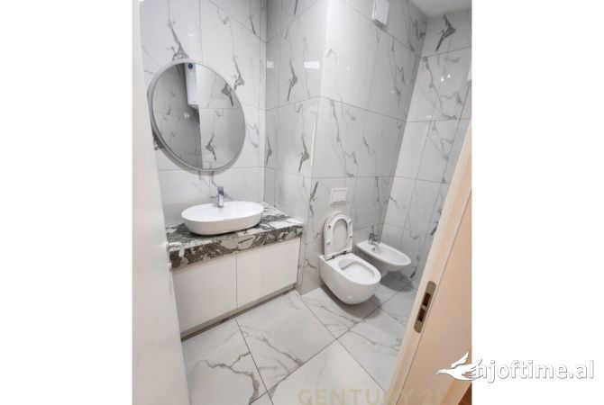 Shtepi me qera Apartament ne Tirane, 2+1, Mobilimi E mobiluar, Pagesa 800  Euro.