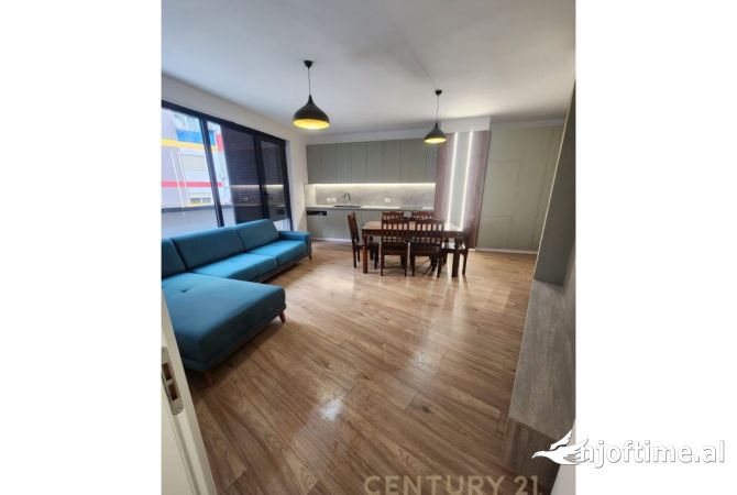 Shtepi me qera Apartament ne Tirane, 2+1, Mobilimi E mobiluar, Pagesa 800  Euro.