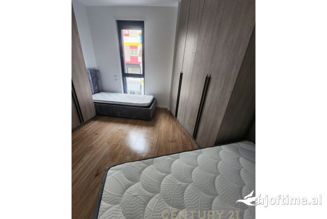 Shtepi me qera Apartament ne Tirane, 2+1, Mobilimi E mobiluar, Pagesa 800  Euro.