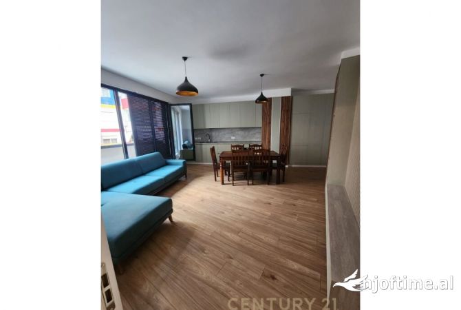 Shtepi me qera Apartament ne Tirane, 2+1, Mobilimi E mobiluar, Pagesa 800  Euro.