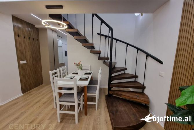 Shtepi me qera Duplex(shtepi me 2 kate) ne Tirane, 2+1, Mobilimi E mobiluar, Pagesa 1,800  Euro.