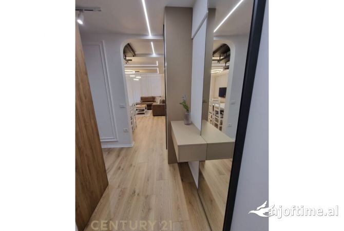 Shtepi me qera Duplex(shtepi me 2 kate) ne Tirane, 2+1, Mobilimi E mobiluar, Pagesa 1,800  Euro.