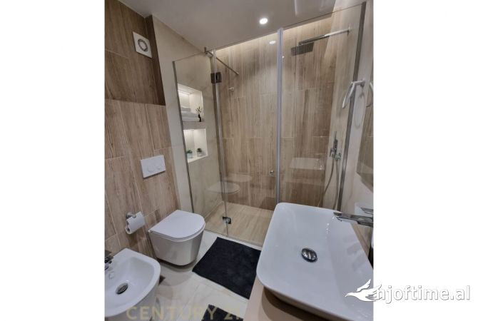 Shtepi me qera Duplex(shtepi me 2 kate) ne Tirane, 2+1, Mobilimi E mobiluar, Pagesa 1,800  Euro.