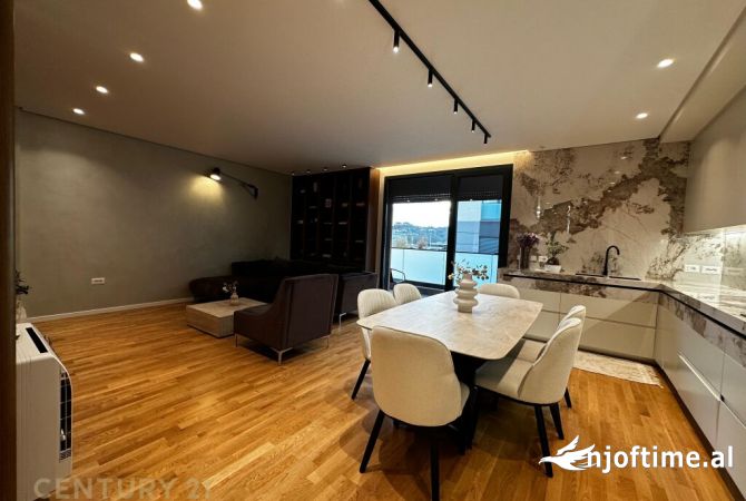 Shtepi me qera Apartament ne Tirane, 3+1, Mobilimi E mobiluar, Pagesa 2,300  Euro.