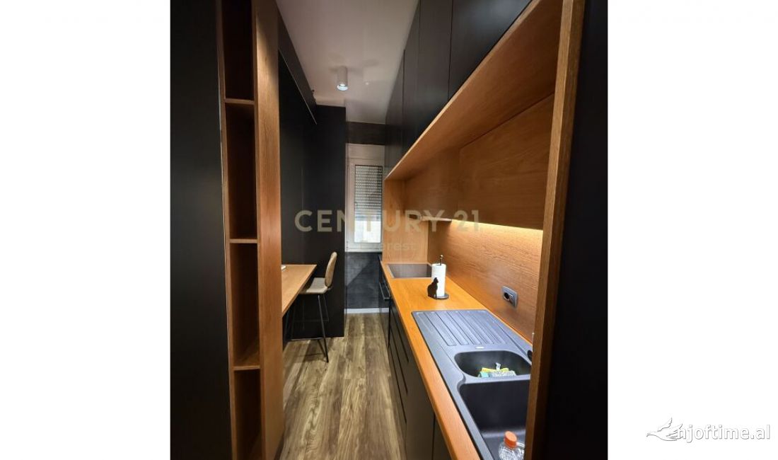 Appartamento in vendita a Tirana 1+1, Arredato