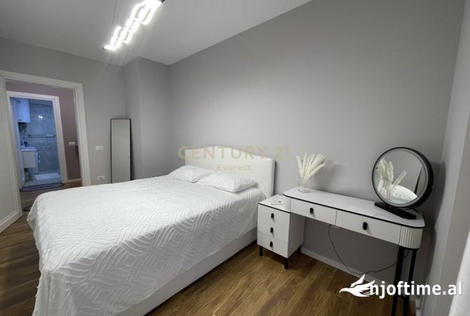Appartamento in vendita a Tirana 1+1, Arredato