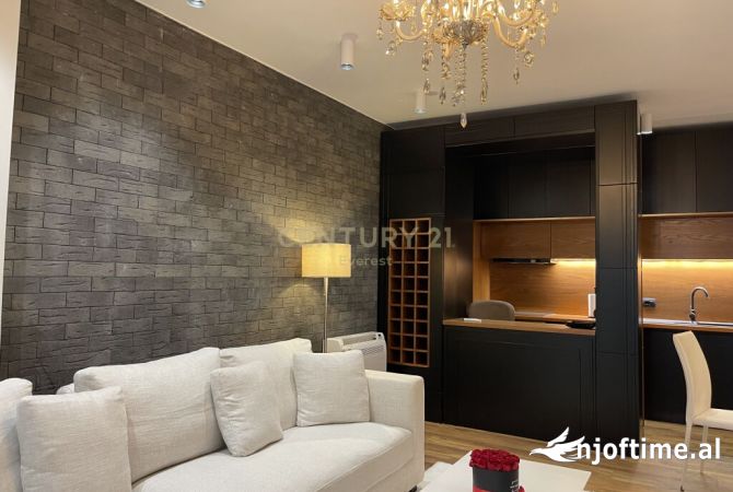 Appartamento in vendita a Tirana 1+1, Arredato