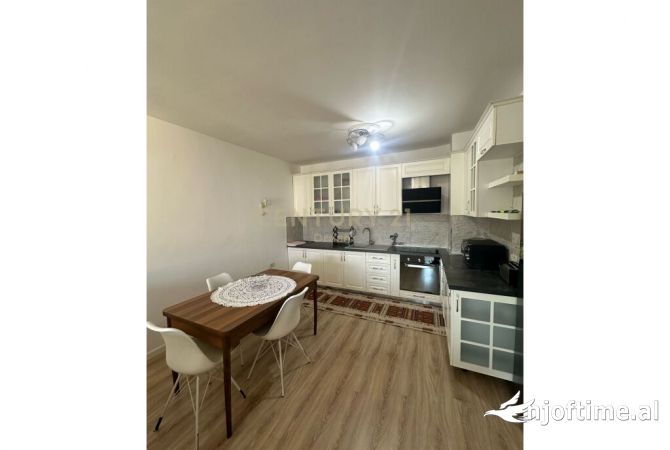 JEPET ME QIRA APARTAMENT 2+1 TEK GJIMNAZI PETRO NINI LUARASI !!  DREAM109562