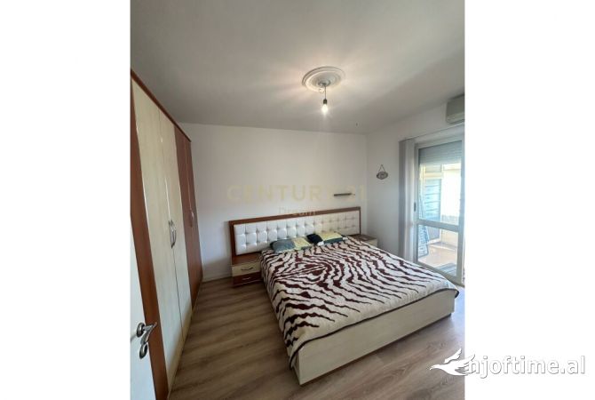 Shtepi me qera Apartament ne Tirane, 2+1, Mobilimi E mobiluar, Pagesa 800  Euro.