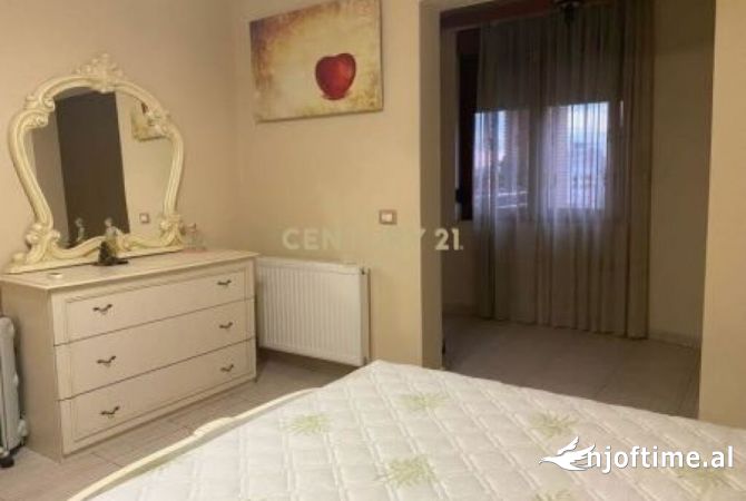 Shtepi me qera Apartament ne Tirane, 3+1, Mobilimi E mobiluar, Pagesa 1,500  Euro.