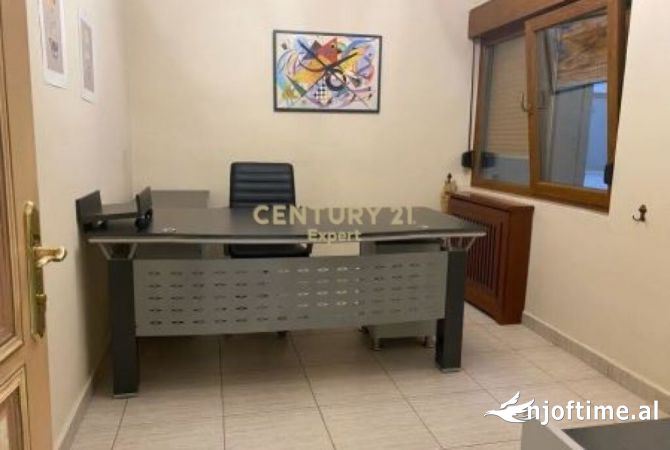 Shtepi me qera Apartament ne Tirane, 3+1, Mobilimi E mobiluar, Pagesa 1,500  Euro.