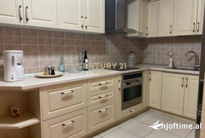 Shtepi me qera Apartament ne Tirane, 3+1, Mobilimi E mobiluar, Pagesa 1,500  Euro.