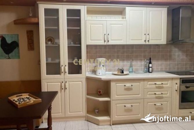 Shtepi me qera Apartament ne Tirane, 3+1, Mobilimi E mobiluar, Pagesa 1,500  Euro.