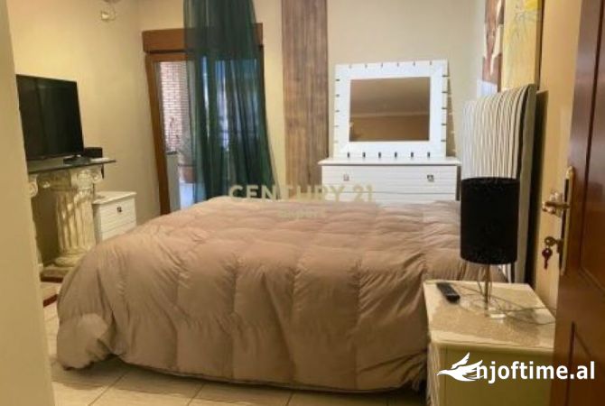 Shtepi me qera Apartament ne Tirane, 3+1, Mobilimi E mobiluar, Pagesa 1,500  Euro.