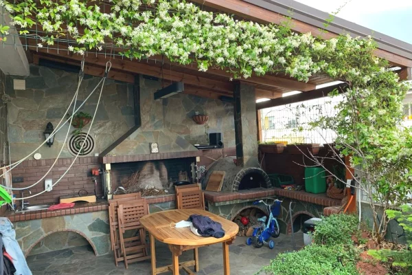 Shtepi ne shitje Penthose(kati i fundit panoramik) ne Tirane, 2+1, Mobilimi E mobiluar, Pagesa 361,000  Euro.