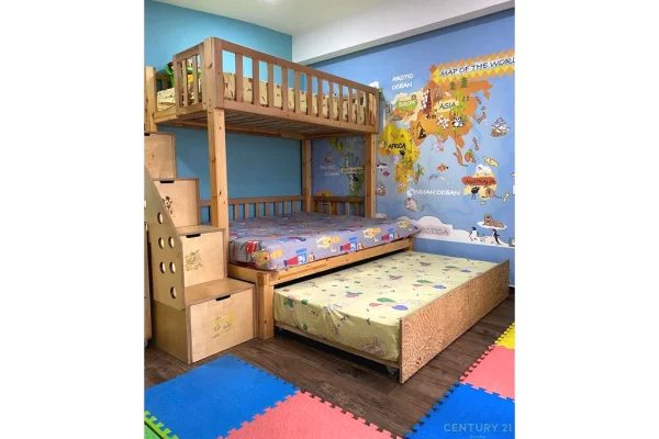 Shtepi ne shitje Penthose(kati i fundit panoramik) ne Tirane, 2+1, Mobilimi E mobiluar, Pagesa 361,000  Euro.