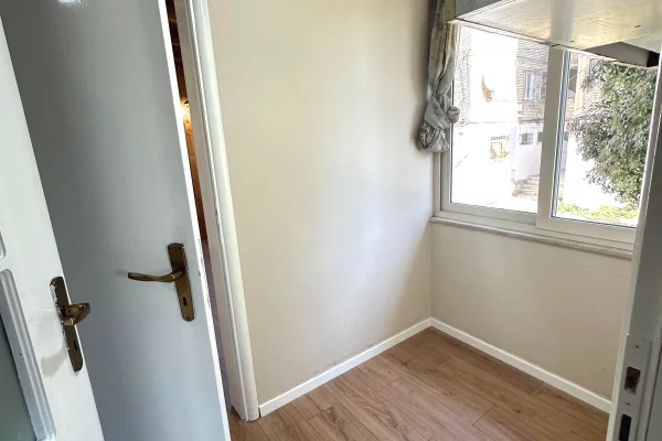 Shtepi ne shitje Apartament ne Tirane, 2+1, Mobilimi Bosh, pa mobiluar, Pagesa 103,000  Euro.