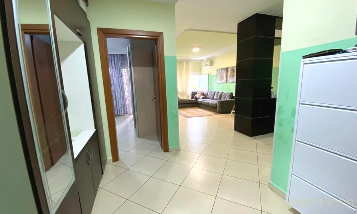 Shtepi ne shitje Apartament ne Tirane, 1+1, Mobilimi E mobiluar, Pagesa 159,000  Euro.
