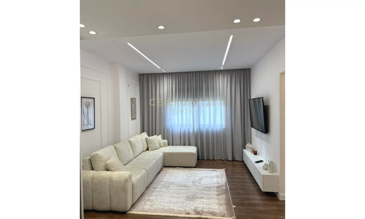 Appartamento in vendita a Tirana 1+1, Arredato