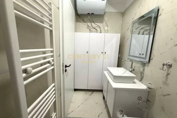 Shtepi me qera Apartament ne Tirane, 2+1, Mobilimi E mobiluar, Pagesa 80,000  Leke.