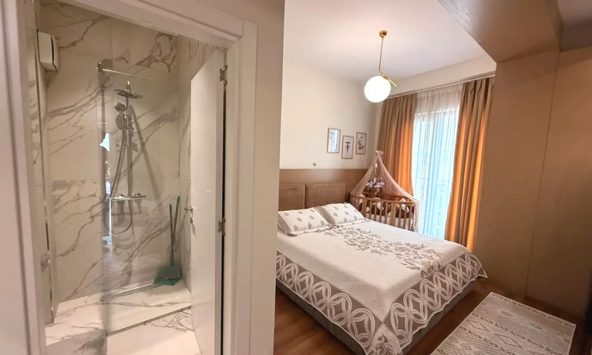 Appartamento in vendita a Tirana 2+1, Arredato