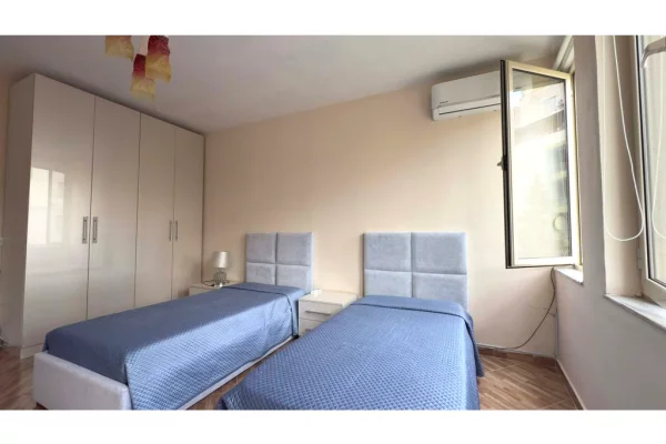 Shtepi ne shitje Apartament ne Tirane, 2+1, Mobilimi E mobiluar, Pagesa 150,000  Euro.