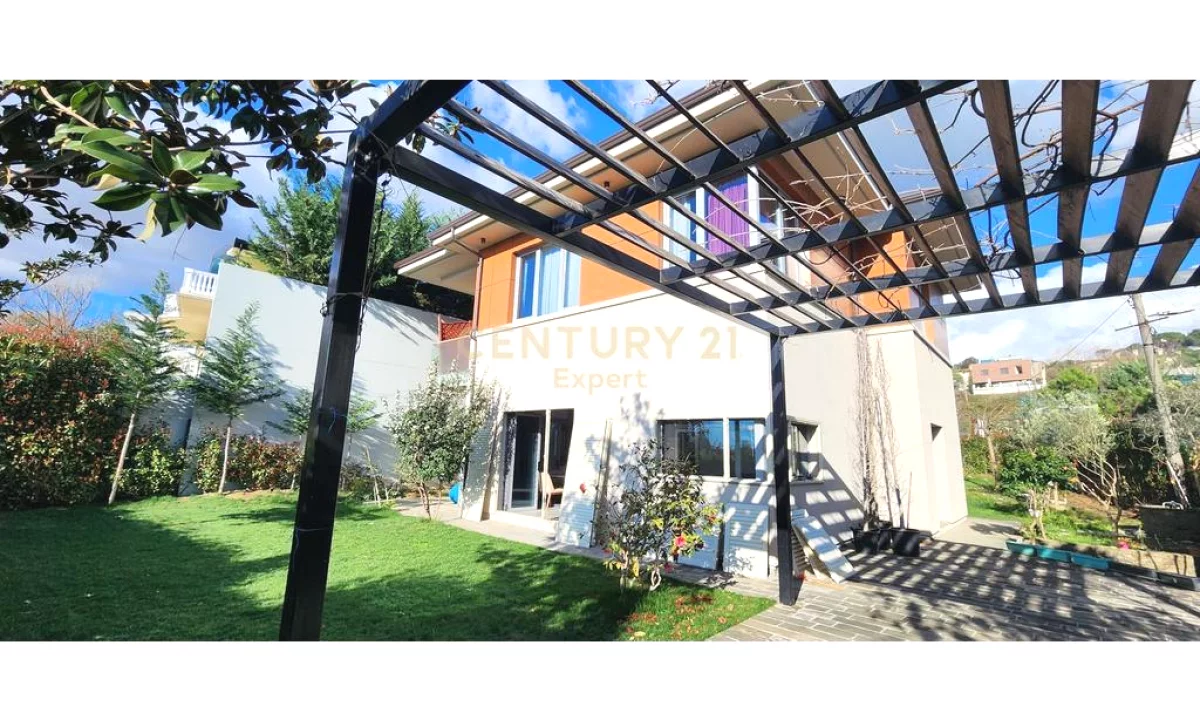 Shtepi me qera Vila Luksoze ne Tirane, 4+1, Mobilimi E mobiluar, Pagesa 5,000  Euro.