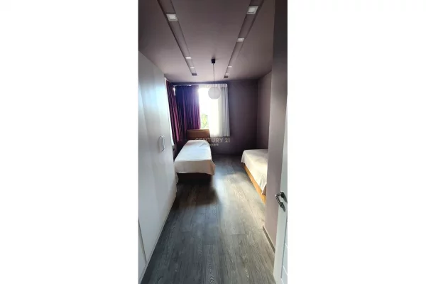 Shtepi me qera Vila Luksoze ne Tirane, 4+1, Mobilimi E mobiluar, Pagesa 5,000  Euro.