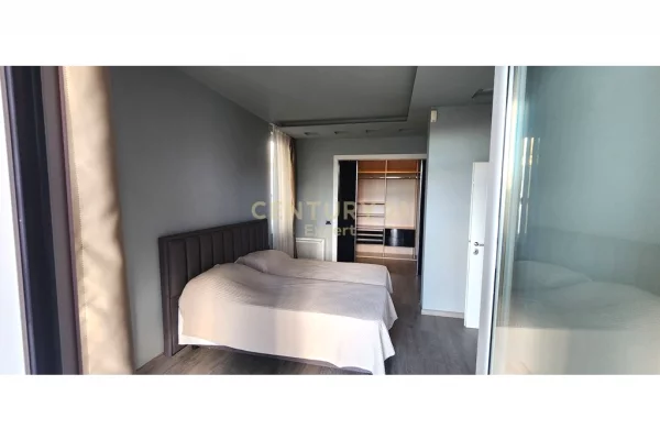 Shtepi me qera Vila Luksoze ne Tirane, 4+1, Mobilimi E mobiluar, Pagesa 5,000  Euro.