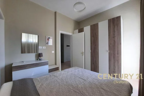 Shtepi me qera Apartament ne Tirane, 2+1, Mobilimi E mobiluar, Pagesa 900  Euro.