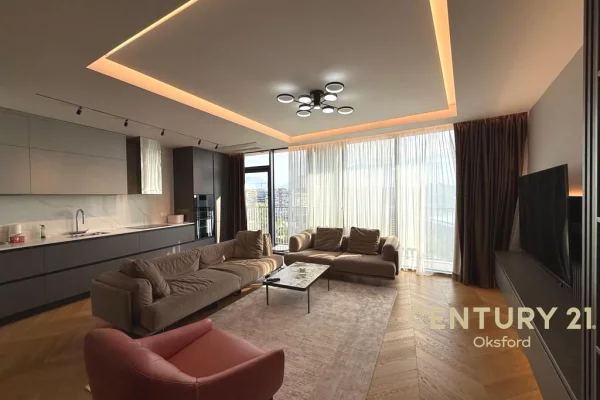 Appartamento in vendita a Tirana 2+1, Arredato