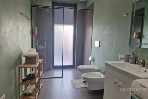 Appartamento in vendita a Tirana 1+1, Arredato