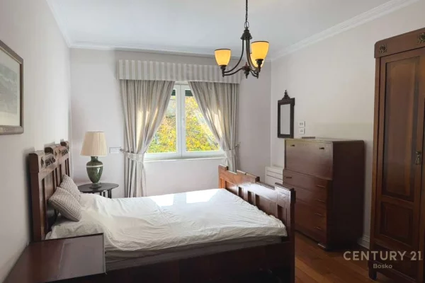 APARTAMENT 3+1 PER SHITJE NE ZEMER TE BLLOKUT