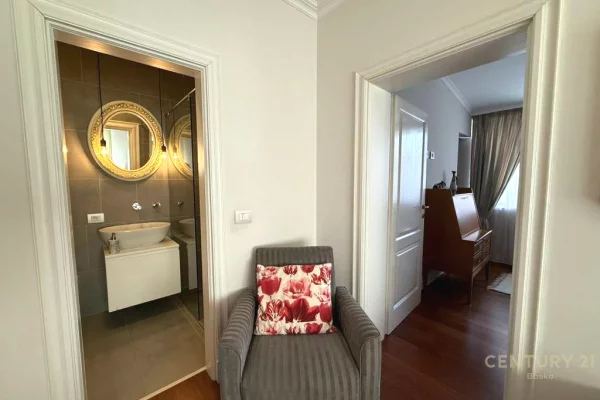 Appartamento in vendita a Tirana 3+1, Arredato