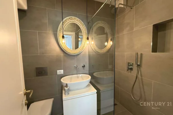 Appartamento in vendita a Tirana 3+1, Arredato