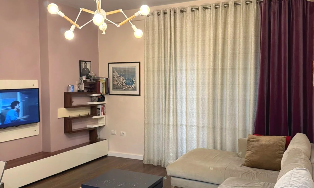 Shtepi me qera Apartament ne Tirane, 1+1, Mobilimi E mobiluar, Pagesa 600  Euro.