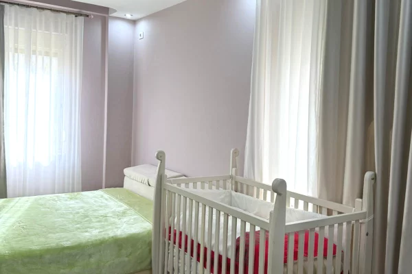 Shtepi me qera Apartament ne Tirane, 1+1, Mobilimi E mobiluar, Pagesa 600  Euro.