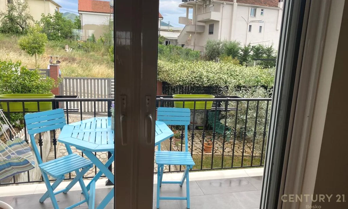 Shtepi me qera Vila Luksoze ne Tirane, 4+1, Mobilimi E mobiluar, Pagesa 1,500  Euro.