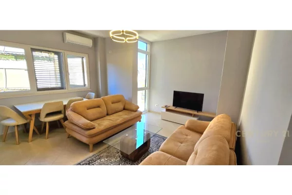 Appartamento in vendita a Tirana 2+1, Arredato