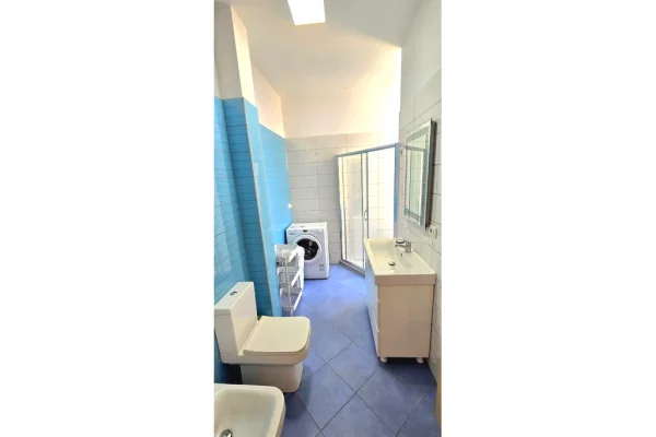 Appartamento in vendita a Tirana 2+1, Arredato