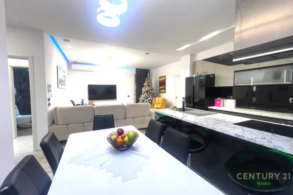 Shtepi ne shitje Penthose(kati i fundit panoramik) ne Tirane, 2+1, Mobilimi E mobiluar, Pagesa 280,000  Euro.