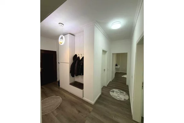 Shtepi ne shitje Apartament ne Tirane, 2+1, Mobilimi E mobiluar, Pagesa 203,000  Euro.