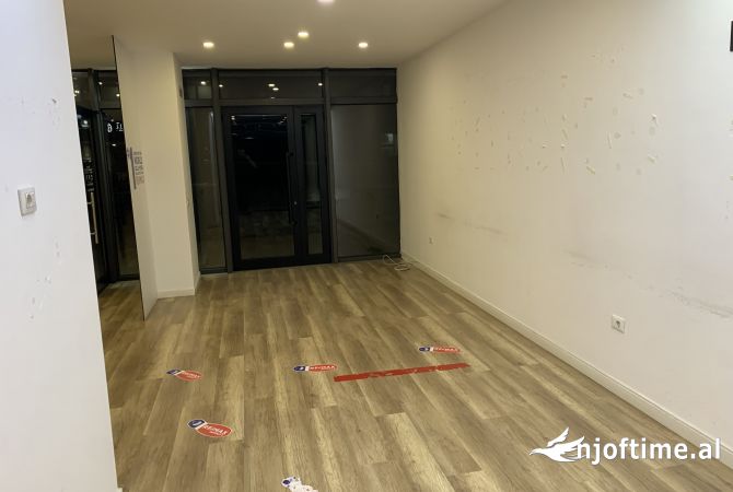 Ambient me Qira 85m2 tek kompleksi Nobis prane Liqenit Artificial