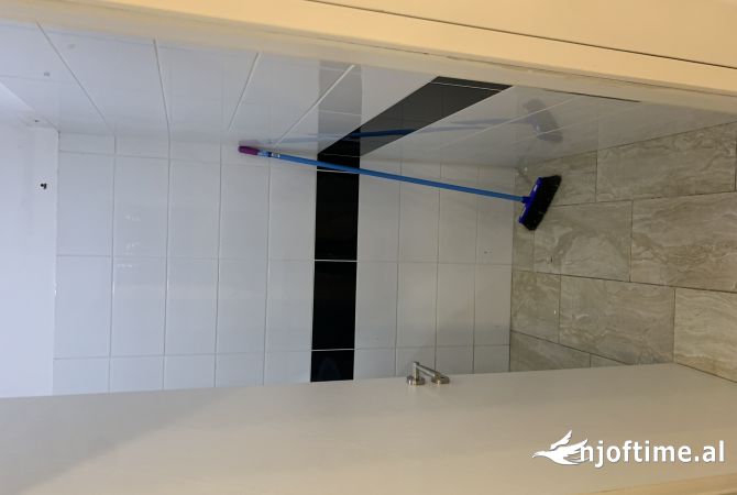 Ambient me Qira 85m2 tek kompleksi Nobis prane Liqenit Artificial