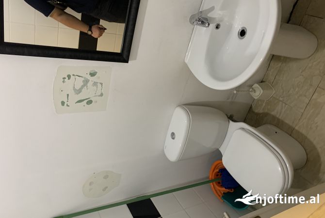 Ambient me Qira 85m2 tek kompleksi Nobis prane Liqenit Artificial